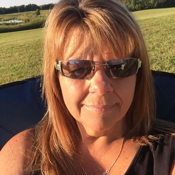 Meet your Posher, Lisa - Picture 1 of 1